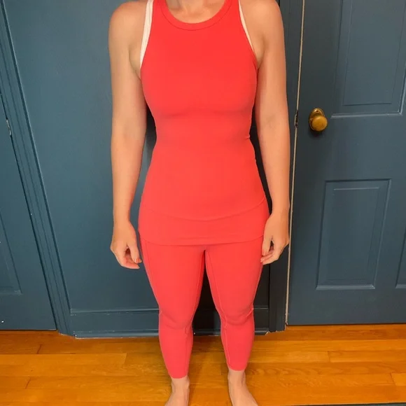 Set Lululemon Wunder Under Set – Coral Red | Size 2 Top, 4 Leggings - Picture 5 of 10